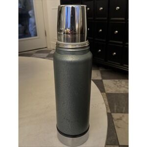 Vintage 1970s Aladdin Stanley Thermos A-944C Quart